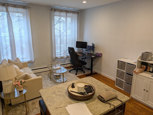 Photo - 15 University Rd Unit 25