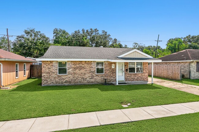 Building Photo - 369 Pat Dr Rental