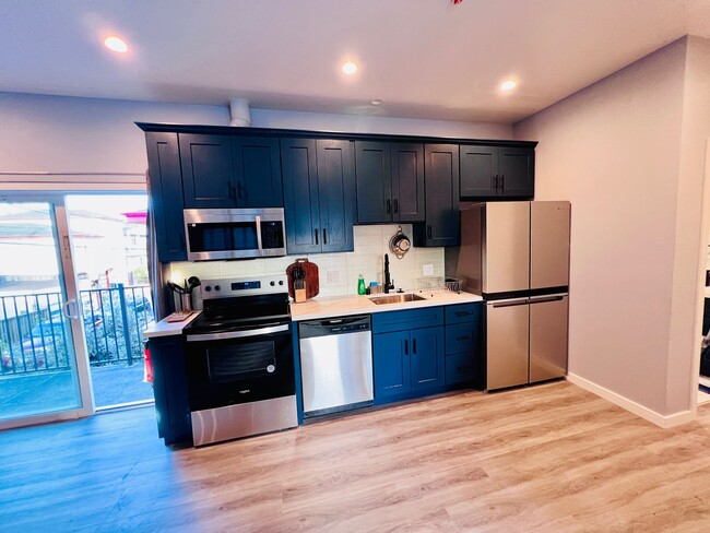Building Photo - 663 1st Ln Rental