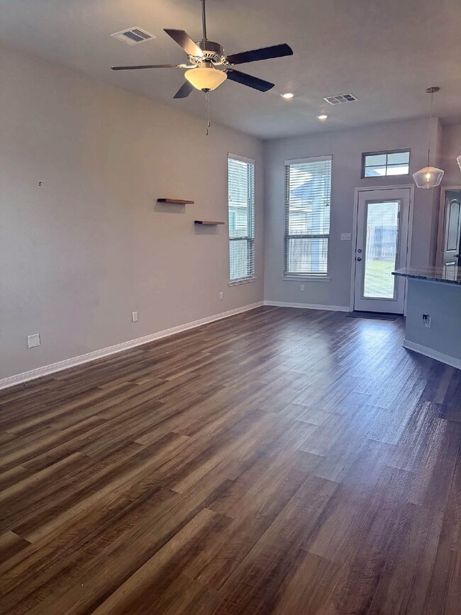 Photo - "Charming 3-Bedroom Retreat with 2 Baths in Bryan, TX – Cozy Comfort Awaits!"