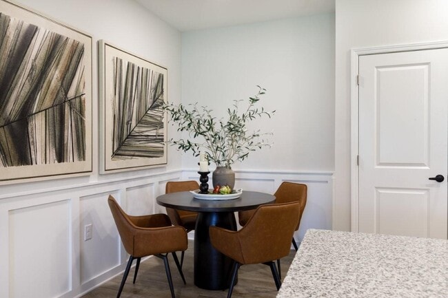 Photo - The Carolinian Apartments