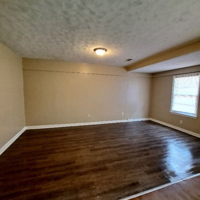Photo - 5380 Blackwell St
