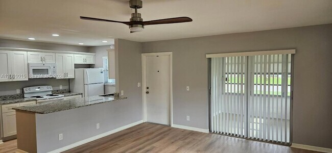 Photo - 775 North Dr