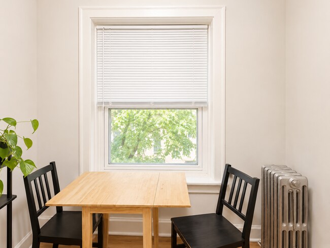 Photo - 1635 W Morse Ave Unit 304