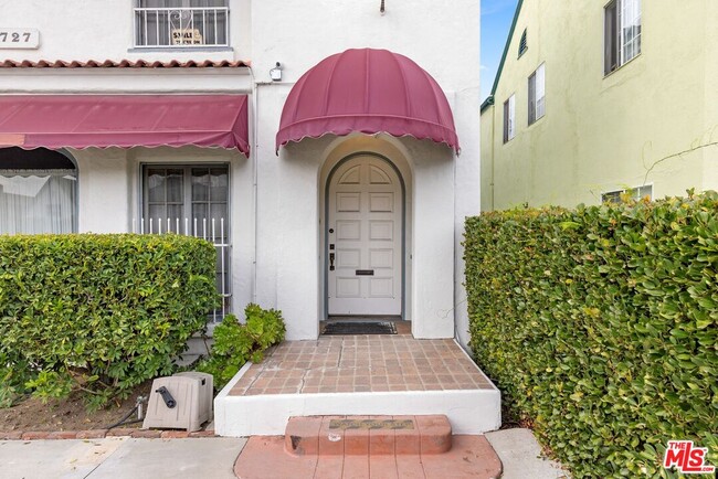 Photo - 727 Crenshaw Blvd