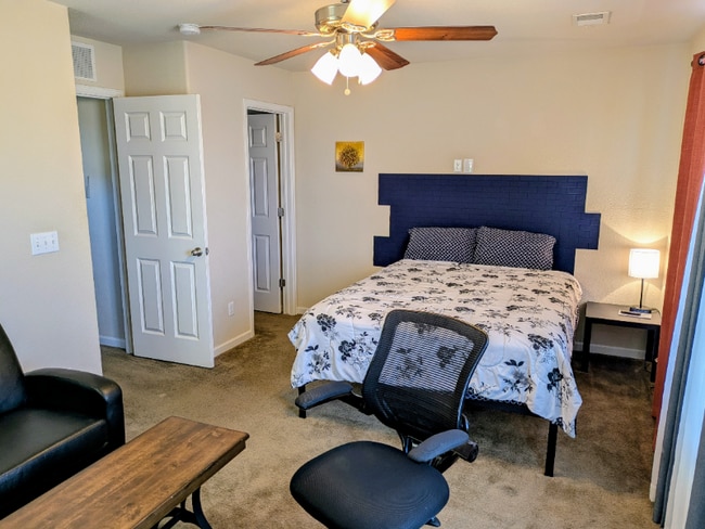 Building Photo - 323 Zuniga St Rental