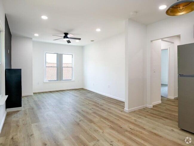 Building Photo - 910 Main St Unit 910 Main St #2 Rental