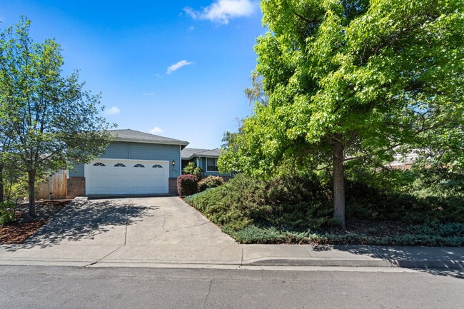 Photo - 2890 Wedgewood Ln