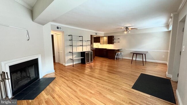 523 8th St NE Unidad T-1