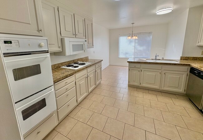 Photo - 959 Wallace Dr