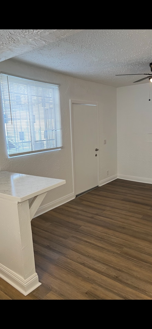 Photo - 3958 Normandie Ave Unidad 3958 S. Normandie Ave-C