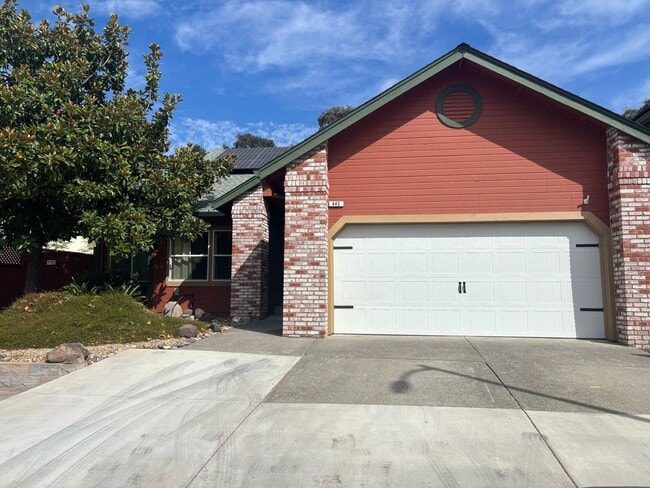 445 Godfrey Dr