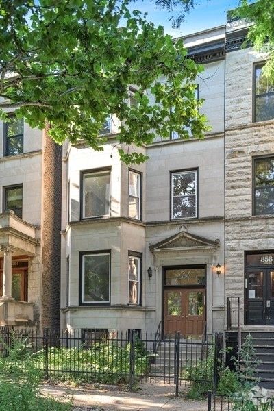 Building Photo - 862 W Newport Ave Unit 2 Rental