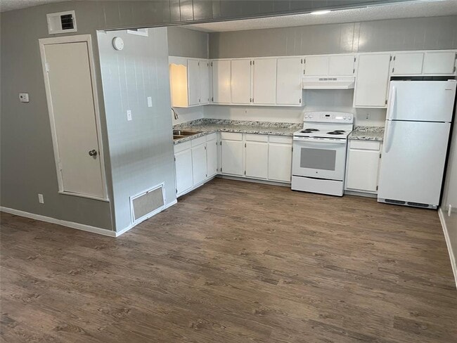Photo - 1209 Vance St Apartment Unit 24