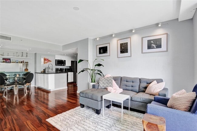 Photo - 770 Claughton Island Dr Unidad 403