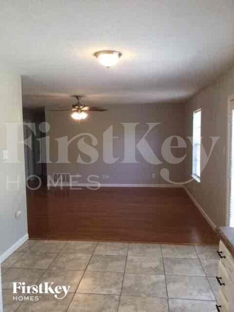 Photo - 2017 Paisley St