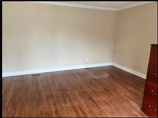 Photo - 4807 S Main St