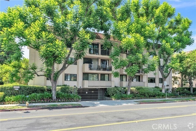Building Photo - 330 W California Blvd Unit 103 Rental