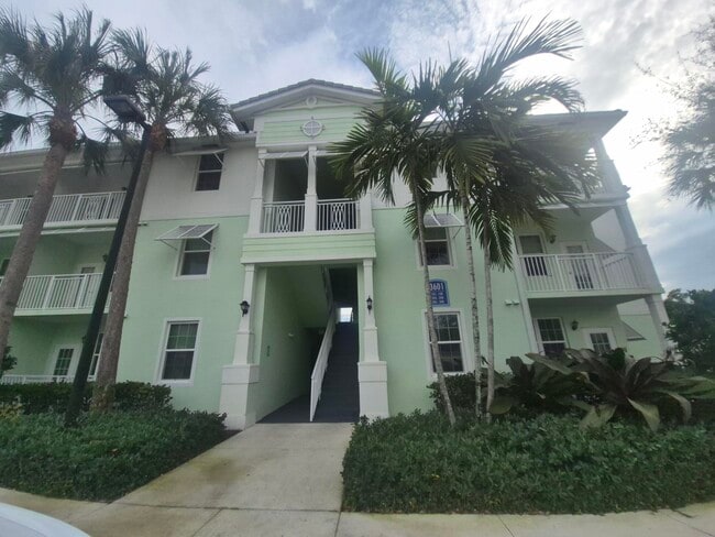 Building Photo - 3601 High Ridge Rd Unit 105