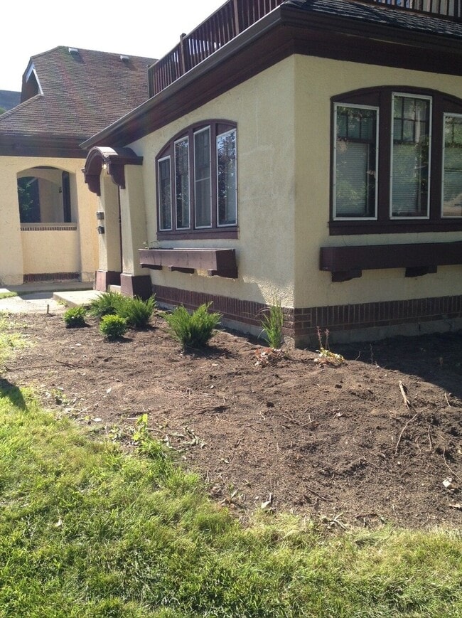 Photo - 1830-32 E Kenwood Blvd Unit Lower 1832