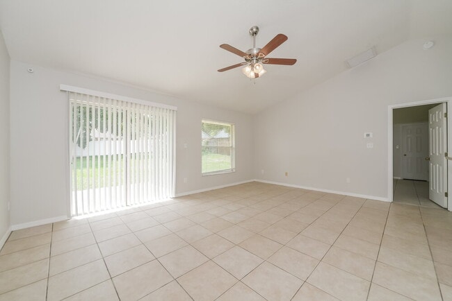 Photo - 918 Palm Forest Ln