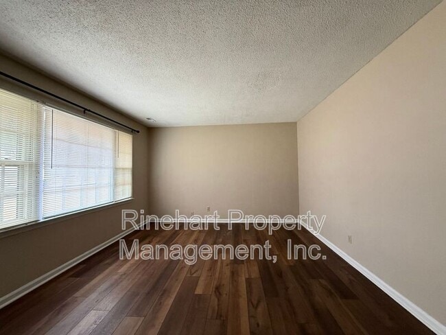 Photo - 1141 Eisenhower Rd