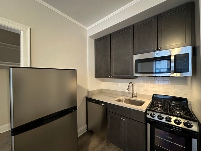 Photo - 3335 W Diversey Ave Unidad 031