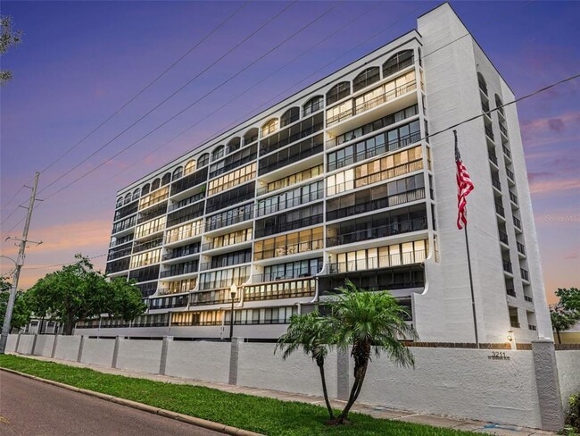 Building Photo - 3211 W Swann Ave Unit 302