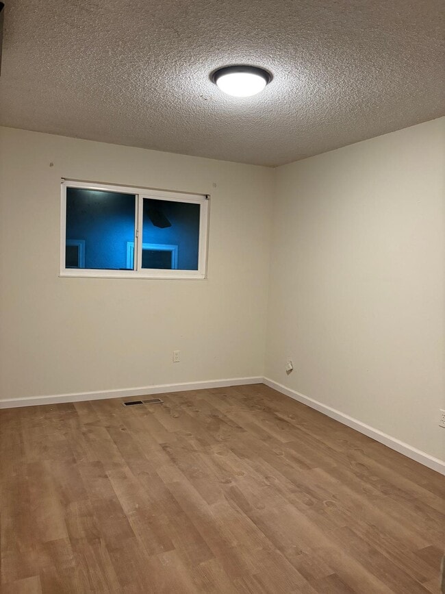 Photo - 86 Huntington Cir