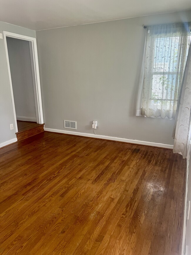 Photo - 5701 Carter Ave