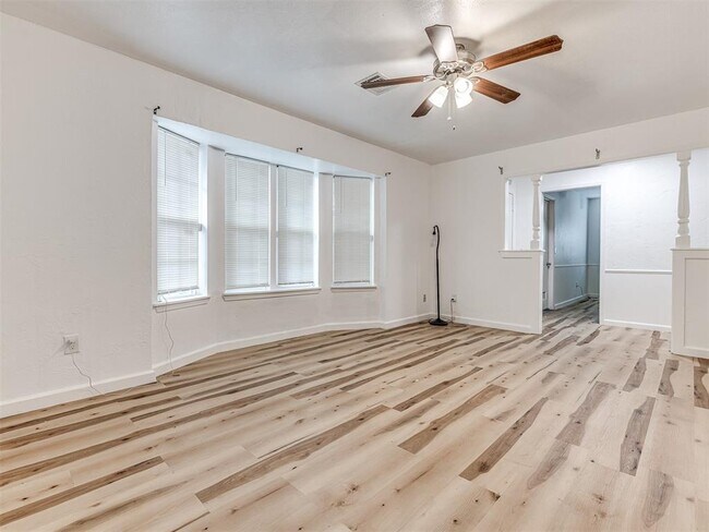 Photo - 225 NW 80th St