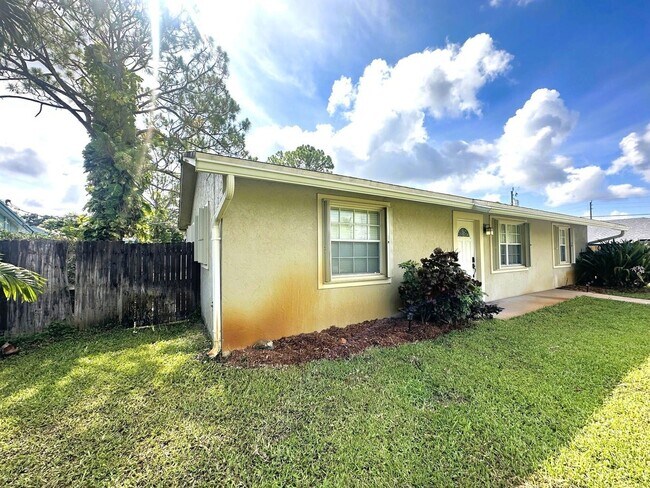 Photo - 5586 3rd Rd