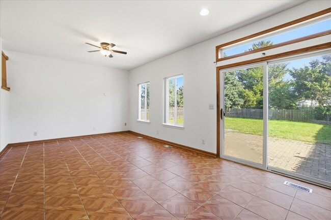 Photo - 22206 W Niagara Trail