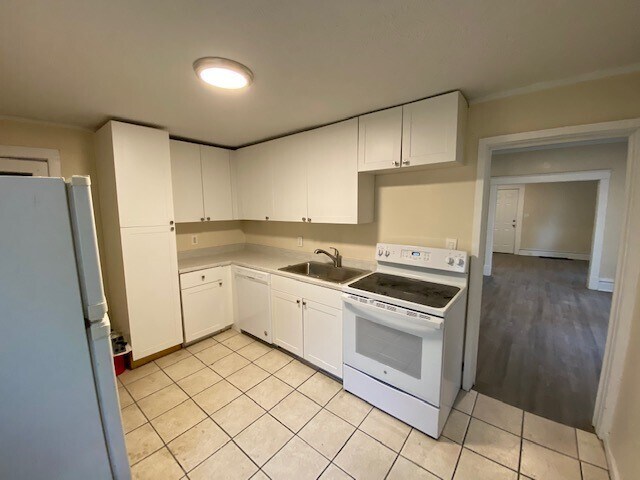 Photo - 740 Oakland Ave SW