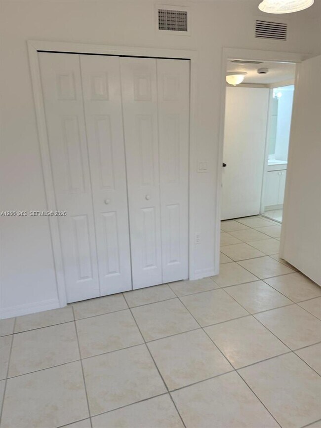 1250 SE 26th St Unit 101