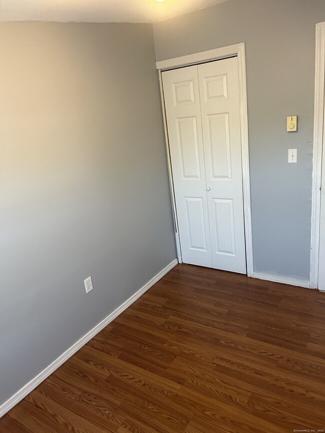 Photo - 280 Bassett St