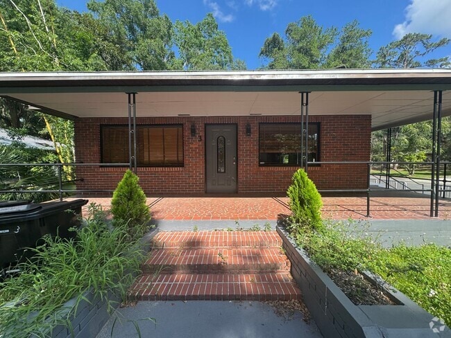 Building Photo - 6/3 within Walking Distance to Campus!! Rental