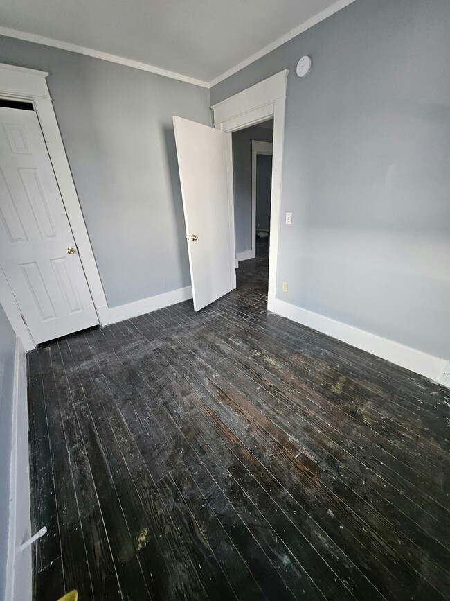 Photo - 457 W 17th St