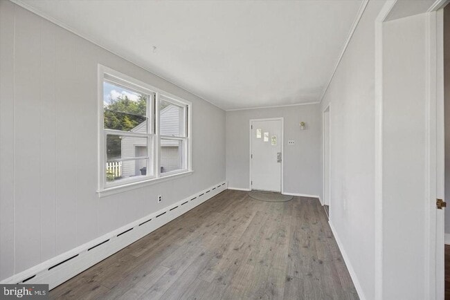 Building Photo - 63 Eldridge Ave Unit 1
