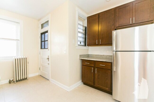 Photo - 4857 N Paulina St