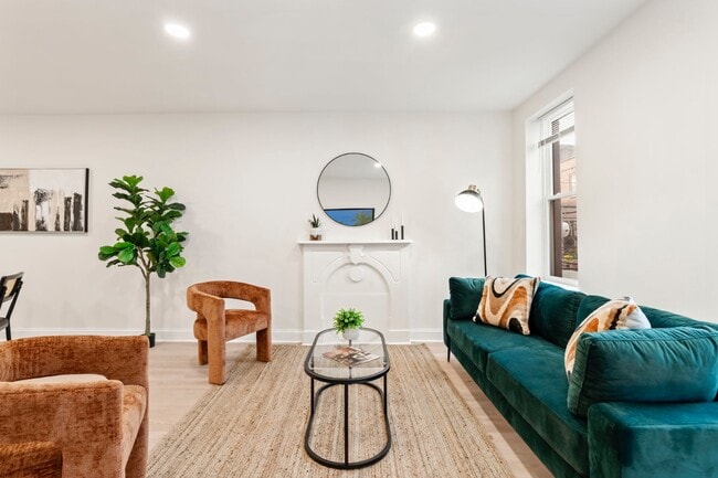 Photo - 1638 Latona St