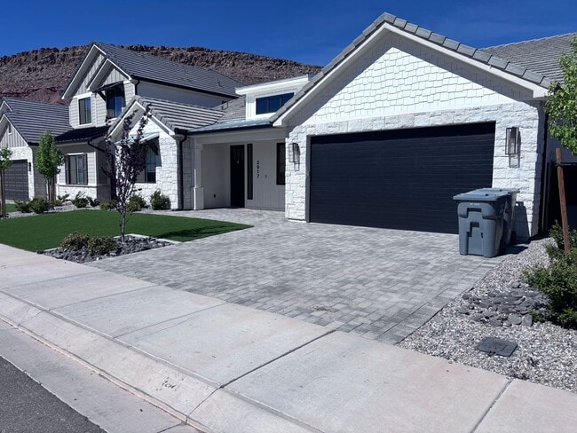 Photo - Wonderful single story 4 bed | 3 Bath | 2 Car Garage off Washington Dam Rd with Hot Tub