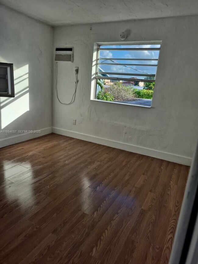 Photo - 66 W 13th St Unidad 4