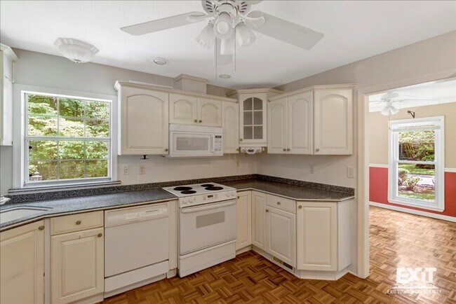 Photo - Amazing 4 Bedroom, 3 Bath Home With 2 Kitchens!