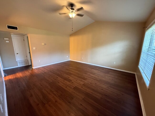 Photo - 2624 W C St