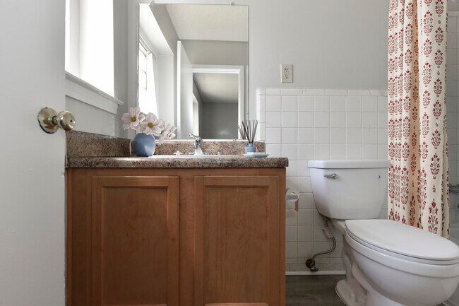 Photo - Hillcrest Apartments