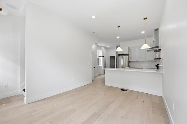Photo - 834 Oak St Unit 834