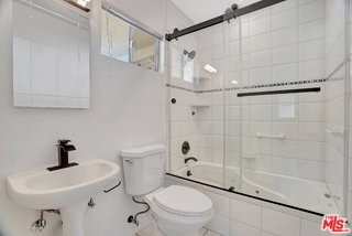 Photo - 19732 Henshaw St