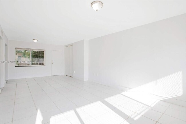 Photo - 10001 W Bay Harbor Dr Unit 208