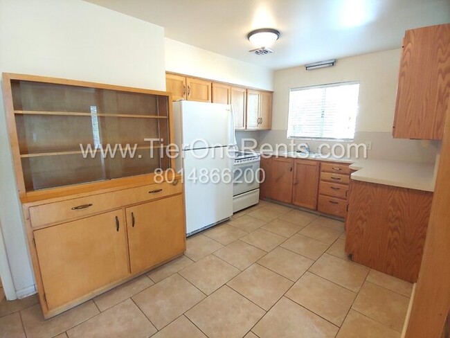 This property offers a NO DEPOSIT option available for qualified renters!